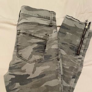 Express Stretch Ankle Legging in Camo